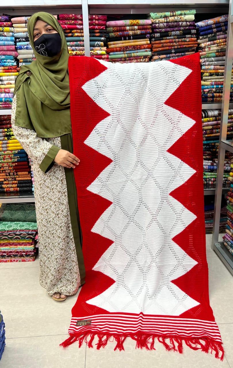 উষ্ণতার সাথে রাজকীয় লুক নিন প্রিমিয়াম কাশ্মীরি শাল উষ্ণতার সাথে রাজকীয় লুক নিন প্রিমিয়াম কাশ্মীরি শাল